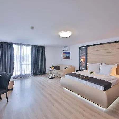 Prestige Deluxe Aquapark Club 4* Golden Sands