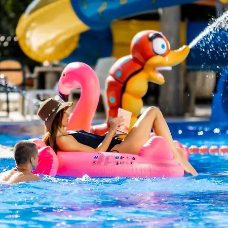 Prestige Deluxe Aquapark Club- 4* Goudstrand