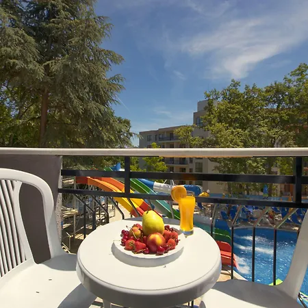 Prestige Deluxe Aquapark Club فندق غولدن ساندز