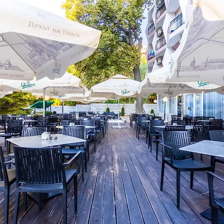 Prestige Deluxe Aquapark Club 4* غولدن ساندز
